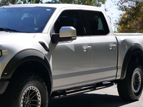 Used 2019 Ford F150 Raptor w/ Equipment Group 802A Luxury image 39