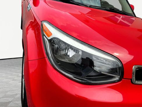 Used 2016 Kia Soul + FWD image 30