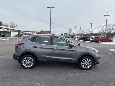 Used 2020 Nissan Rogue Sport SV image 22