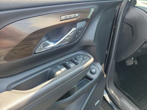 Used 2018 GMC Terrain Denali w/ Driver Alert Package II AWD/4WD image 18
