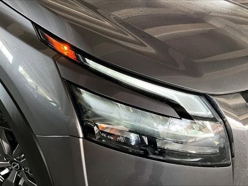 Used 2025 Nissan Pathfinder SV w/ SV Premium Package image 55