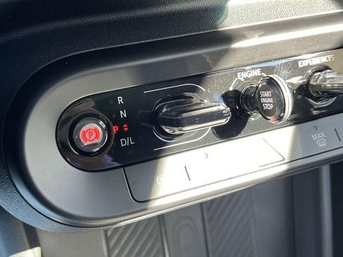 Used 2025 MINI Cooper 2-Door Hardtop image 19