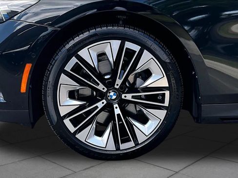 Used 2024 BMW 530i w/ Premium Package RWD image 11