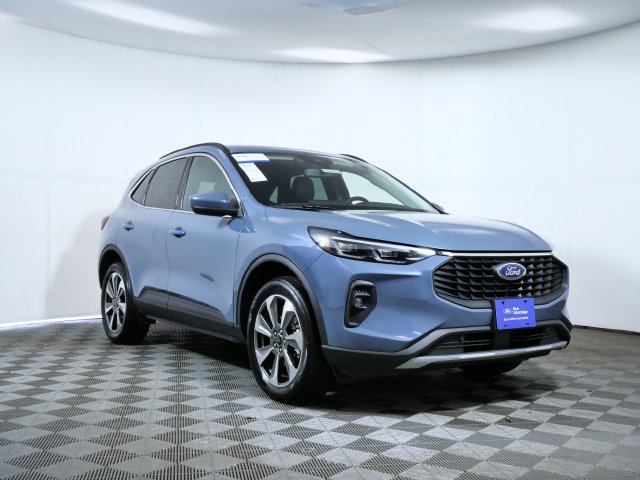 Certified 2025 Ford Escape Platinum AWD/4WD image 1