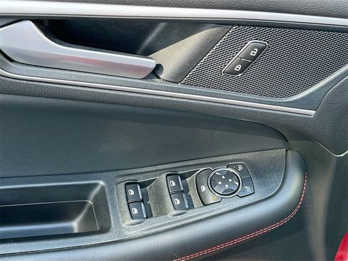 Used 2024 Ford Edge ST-Line image 17