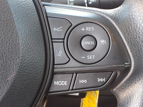Used 2021 Toyota Corolla LE FWD image 19