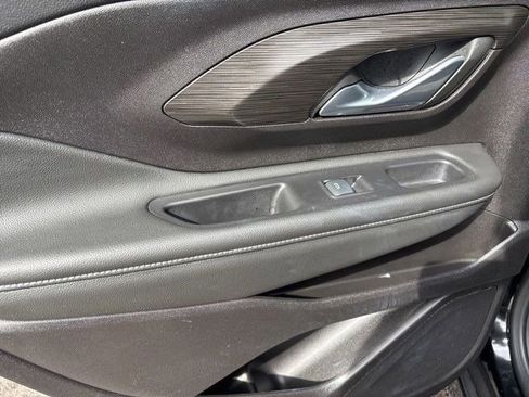 Used 2024 GMC Terrain SLE w/ Driver Convenience Package image 31