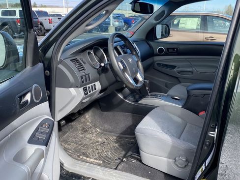 Used 2012 Toyota Tacoma Base w/ SR5 Pkg image 2