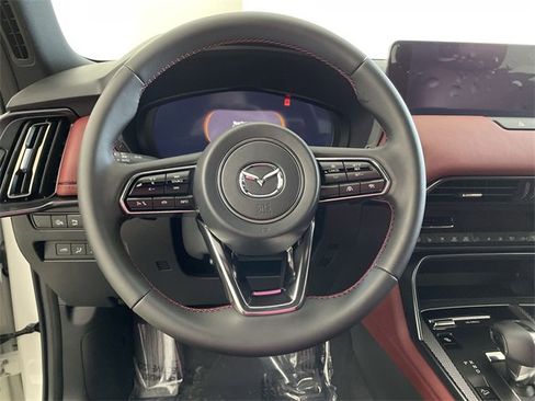 Certified 2025 MAZDA CX-70 Plug-In Hybrid w/ Premium Plus image 30