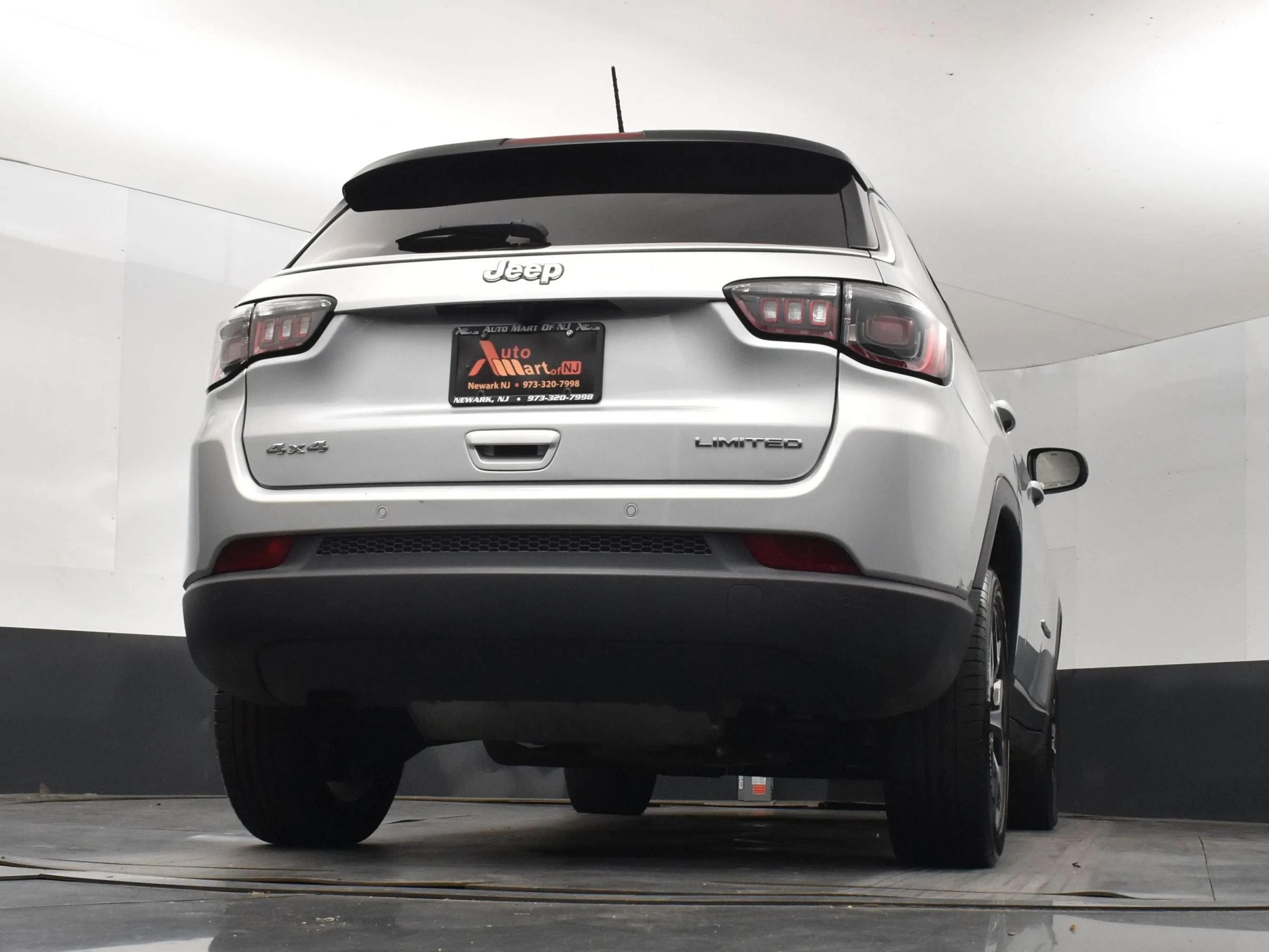 Used 2025 Jeep Compass Limited AWD/4WD image 13