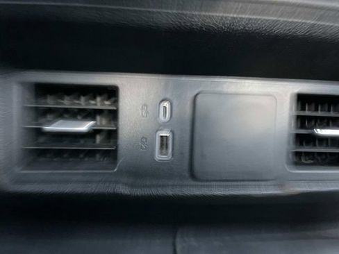 Used 2025 Chevrolet Silverado 2500 Custom w/ Custom Value Package image 18