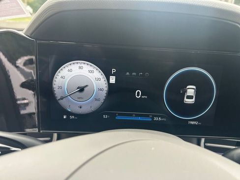 Used 2025 Hyundai Elantra SEL FWD image 14