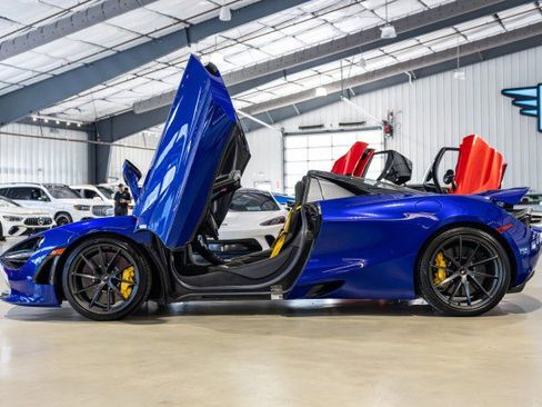 Used 2021 McLaren 720S Performance RWD image 3
