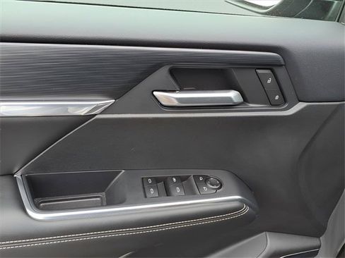 Used 2025 GMC Acadia Elevation image 16