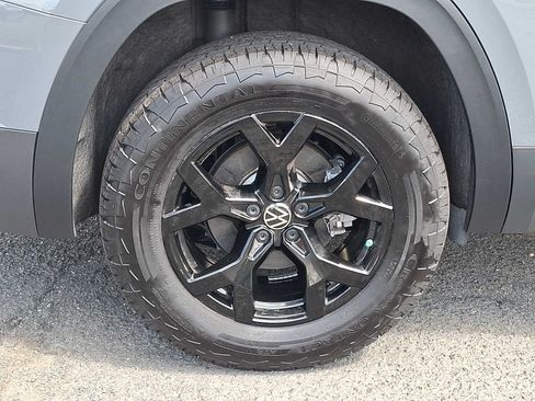 Used 2025 Volkswagen Atlas Peak Edition SE AWD/4WD image 7