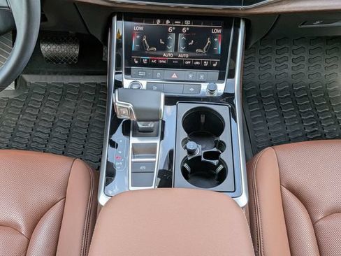 Used 2025 Audi Q8 Premium Plus AWD/4WD image 20