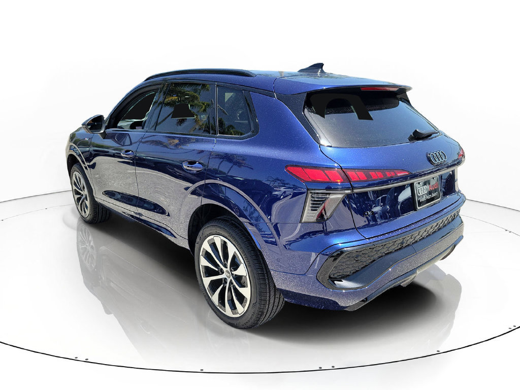 New 2026 Audi Q3 quattro 2.0T AWD/4WD image 3
