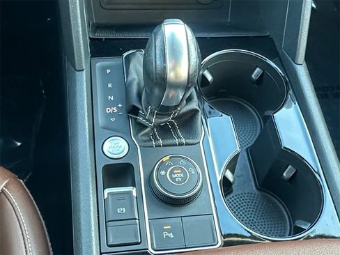 Used 2022 Volkswagen Atlas SE w/ Panoramic Sunroof Package image 17