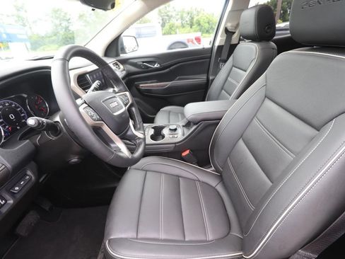 Used 2023 GMC Acadia Denali w/ Denali Ultimate Package FWD image 2