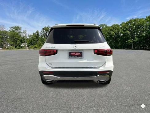 Used 2022 Mercedes-Benz GLB 250 4MATIC image 7
