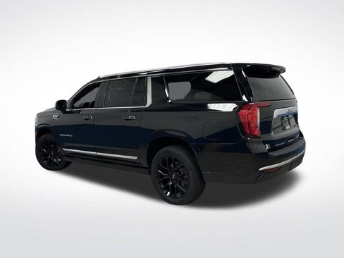 Used 2023 GMC Yukon XL Denali image 3