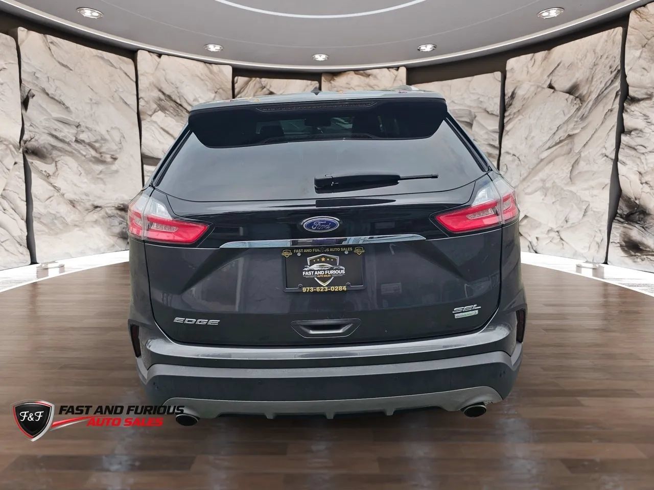 Used 2020 Ford Edge SEL w/ Cargo Accessory Package FWD image 29