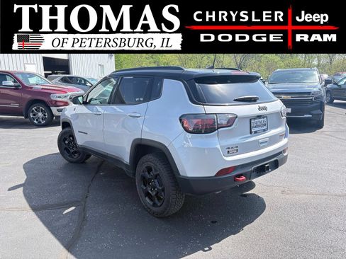 Used 2024 Jeep Compass Trailhawk w/ Trailhawk Elite Group AWD/4WD image 9