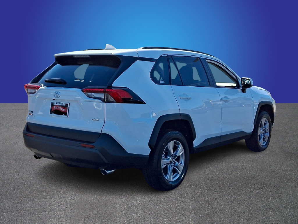 Used 2025 Toyota RAV4 XLE FWD image 4