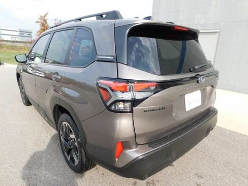 Certified 2025 Subaru Forester Limited w/ Popular Package AWD/4WD image 2