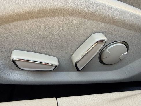 Used 2015 Ford Fusion SE w/ Equipment Group 202A image 16