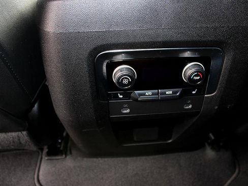 Used 2022 Chevrolet Tahoe Z71 w/ Luxury Package image 23