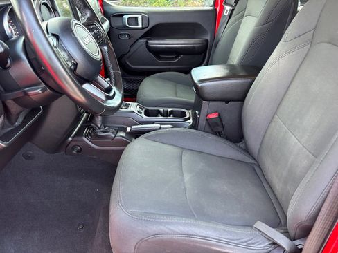 Used 2019 Jeep Wrangler Unlimited Sport S AWD/4WD image 13