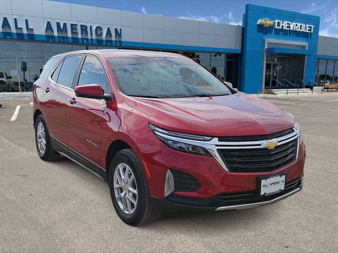 Used 2024 Chevrolet Equinox LT FWD image 2