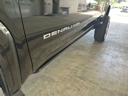 Used 2020 GMC Sierra 2500 Denali w/ Denali Ultimate Package AWD/4WD image 17