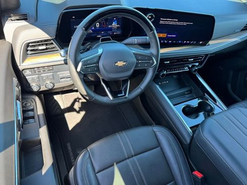 Used 2025 Chevrolet Tahoe High Country AWD/4WD image 23