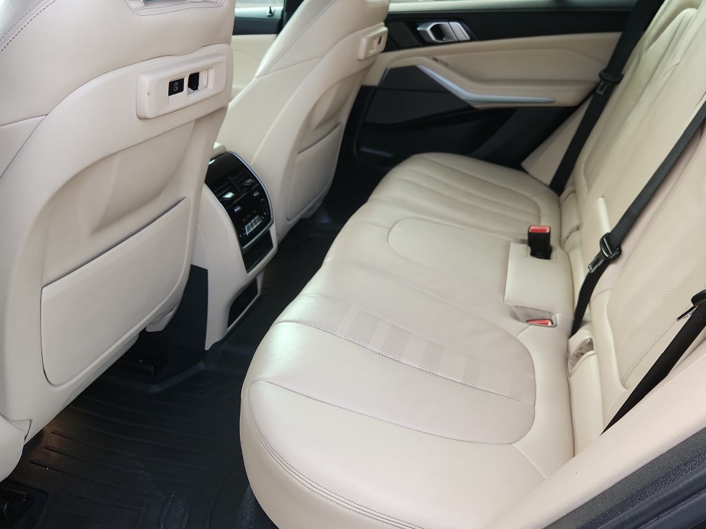 Used 2021 BMW X5 xDrive40i w/ Premium Package AWD/4WD image 11