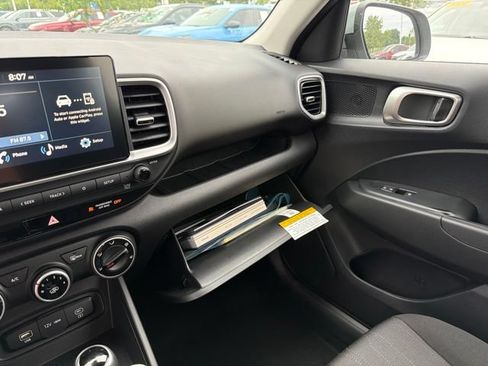 New 2026 Hyundai Venue SE FWD image 31