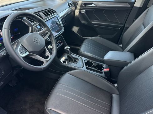 Used 2023 Volkswagen Tiguan SE FWD image 10