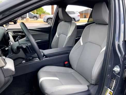 Used 2025 Toyota Camry SE FWD image 7