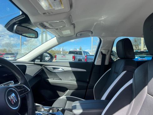 Certified 2025 Buick Envision Sport Touring image 12