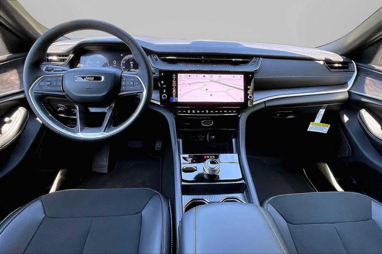 New 2027 Jeep Grand Cherokee Altitude AWD/4WD image 9