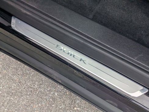 Certified 2025 Buick Enclave Preferred image 17