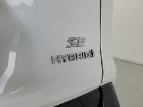 Used 2022 Toyota RAV4 SE AWD/4WD image 8