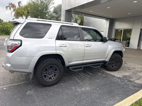 Used 2018 Toyota 4Runner SR5 Premium AWD/4WD image 3