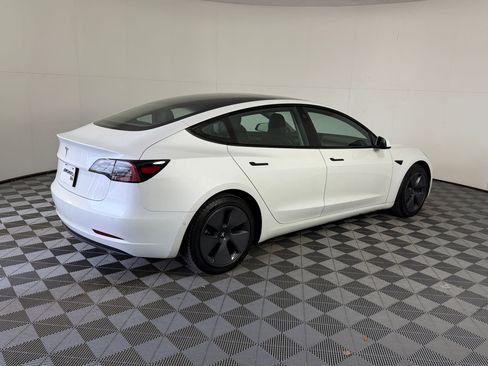 Used 2022 Tesla Model 3 RWD image 9
