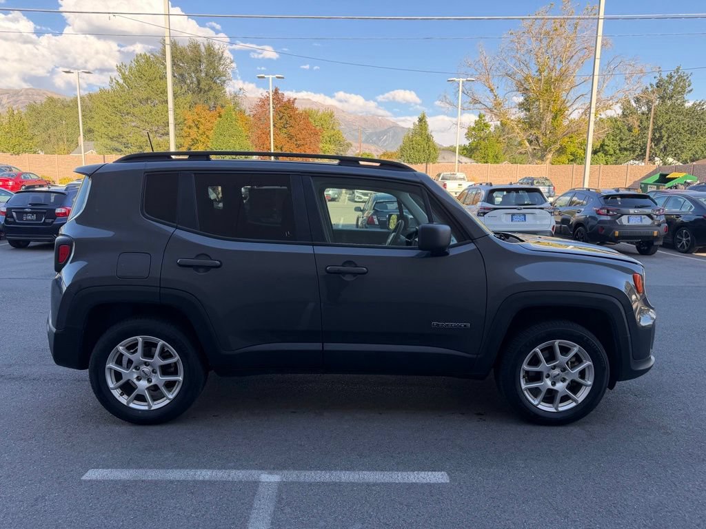 Certified 2022 Jeep Renegade Latitude AWD/4WD image 6