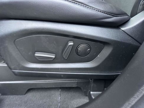 Certified 2022 Ford Explorer ST-Line w/ Class IV Trailer Tow Package image 23