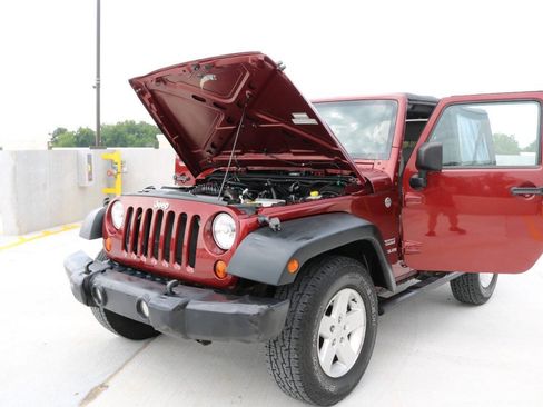 Used 2010 Jeep Wrangler Rubicon w/ PWR Convenience Group AWD/4WD image 97