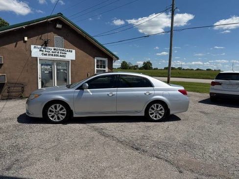 Used 2012 Toyota Avalon FWD image 1