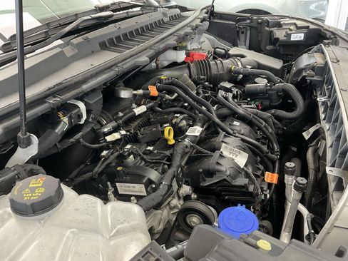 Used 2022 Ford Edge SE w/ Black Appearance Package image 23